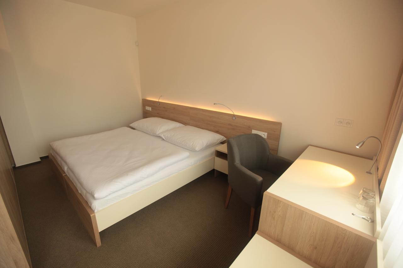 Hotel Devitka ヤノフ エクステリア 写真